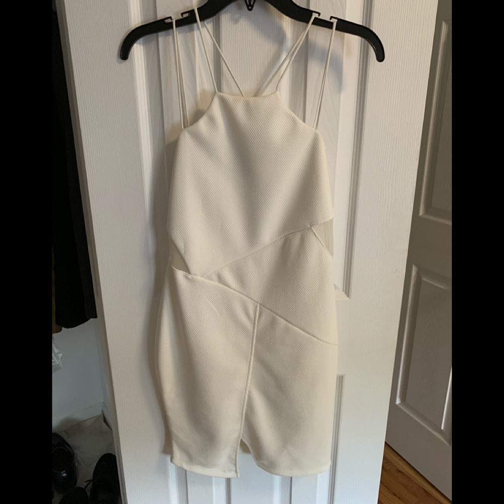 Lulu’s strappy white dress